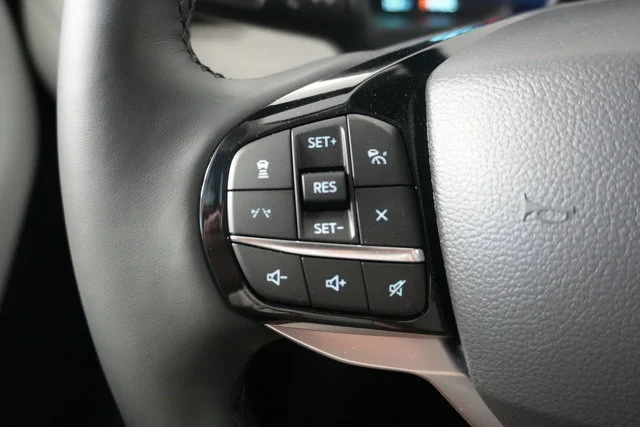New 2026 Star White Metallic Tri-Coat Ford Platinum™ image 22