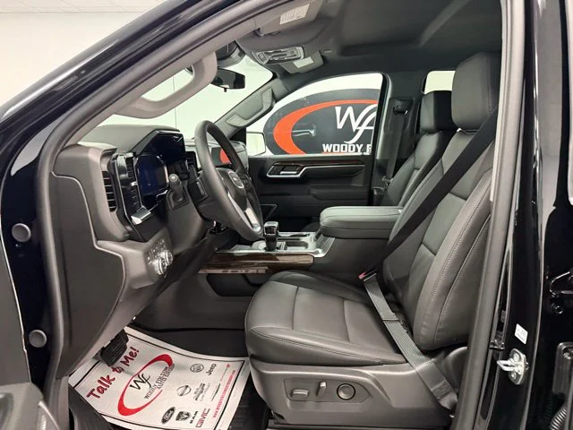 New 2026 Onyx Black GMC Elevation image 13