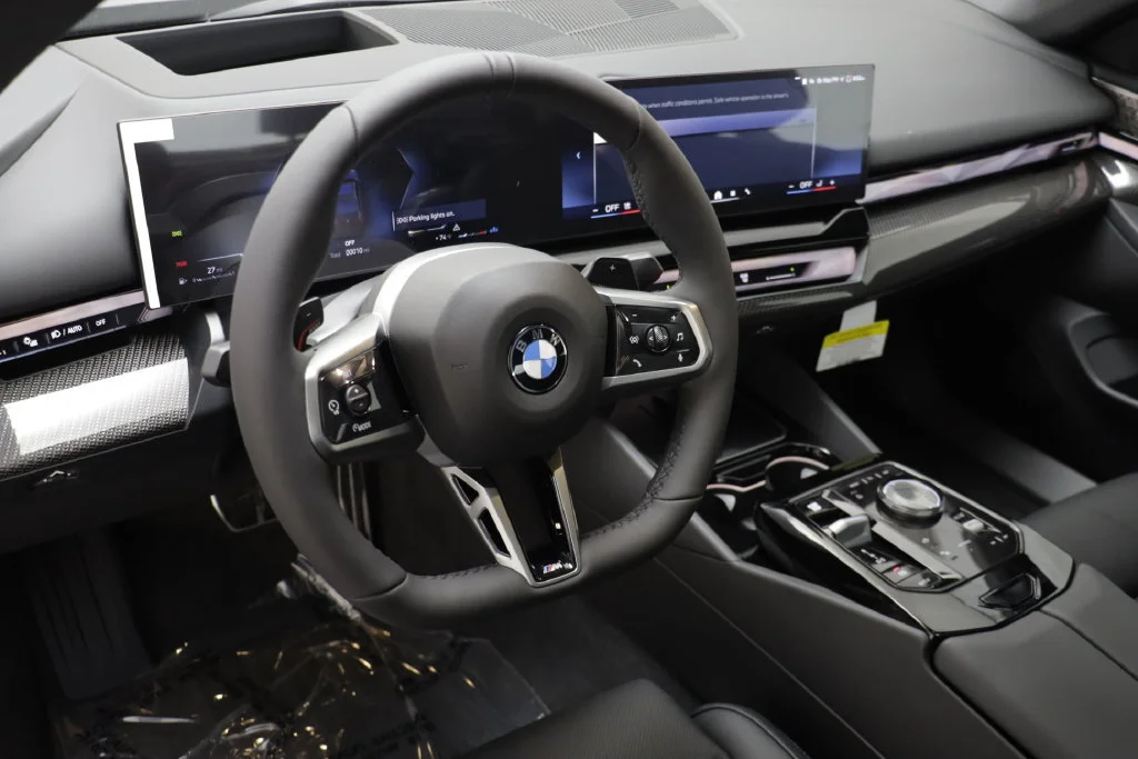 New 2027 BLACK SAPPHIRE BMW 530i xDrive image 7