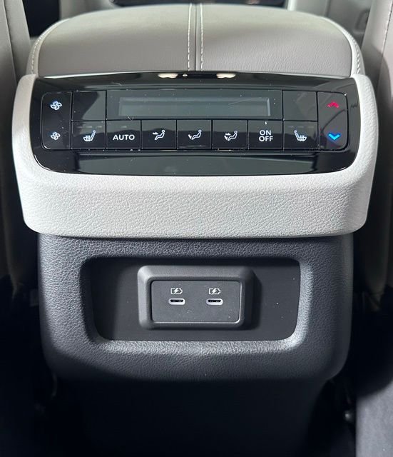 Certified Used 2026 White INFINITI LUXE image 19