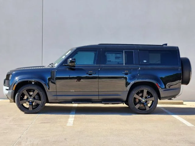 Used 2024 Black Land Rover S image 4