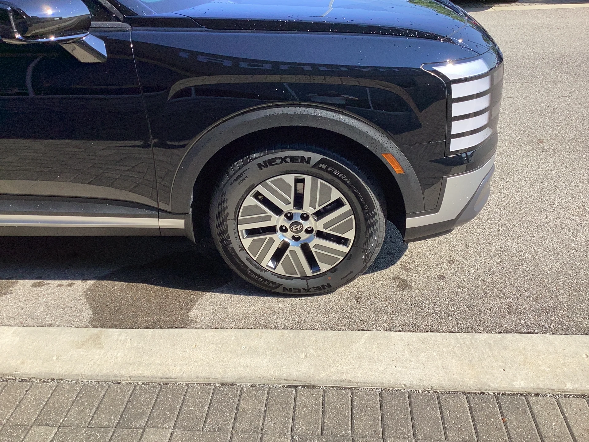 New 2026 Abyss Black Pearl Hyundai SEL 7P image 5