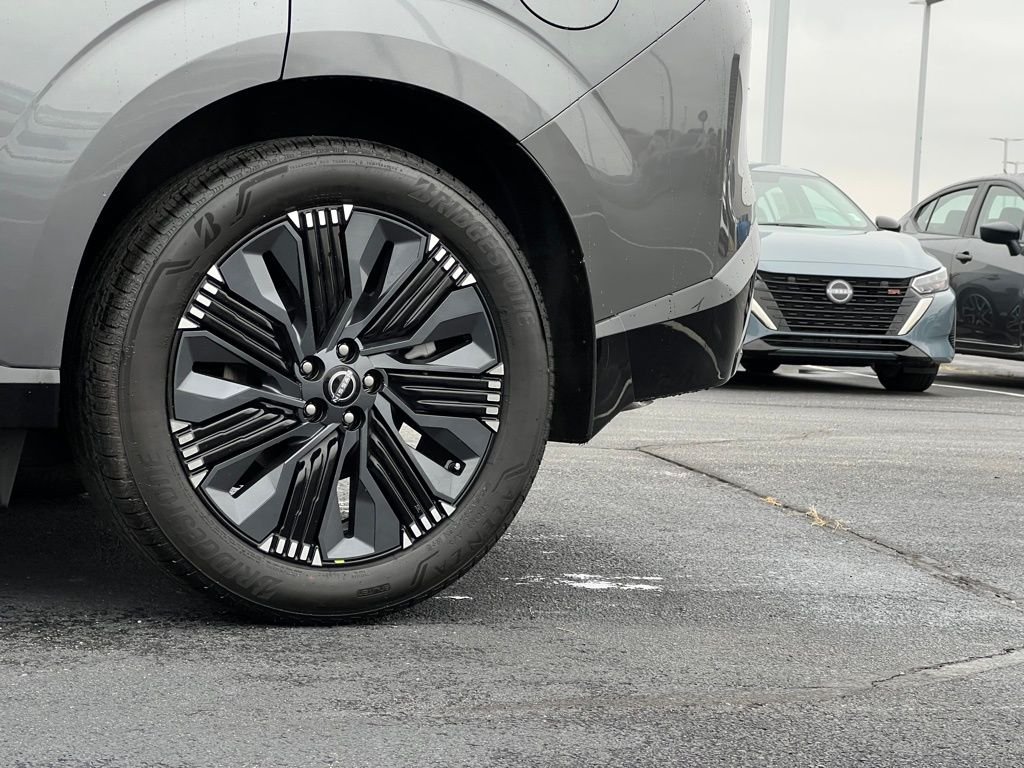 New 2026 Gun Metallic Nissan Platinum image 39