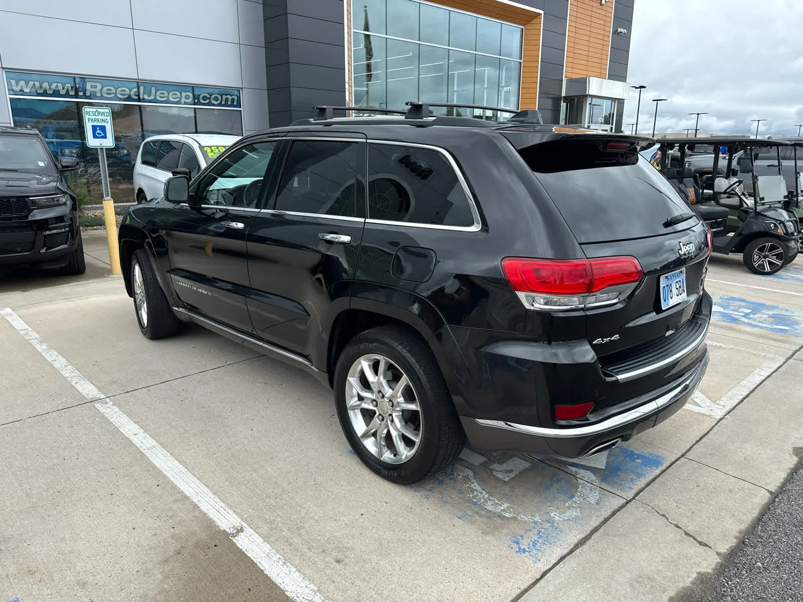 Used 2014 Brilliant Black Crystal Pearlcoat Jeep Summit image 7