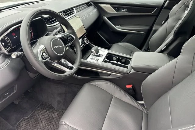 2026 Jaguar F-Pace R-Dynamic S - Photo 9