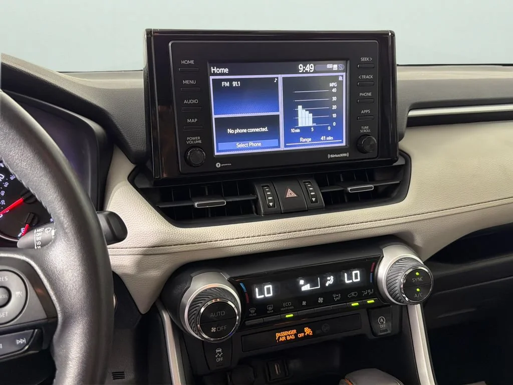 2020 Toyota RAV4 XLE Premium - Photo 22