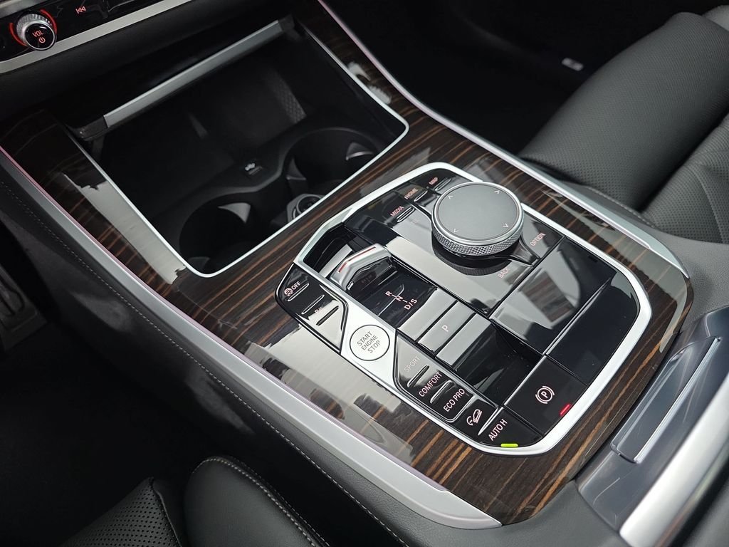 New 2026 Alpine White BMW xDrive40i image 25