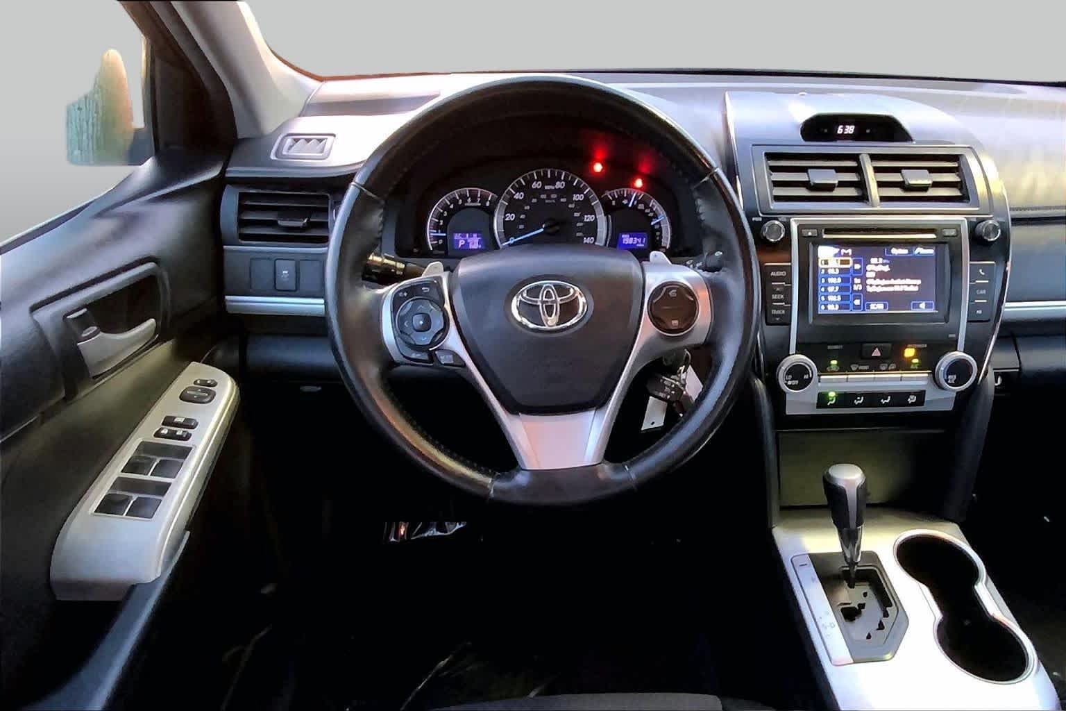 Used 2014 Magnetic Gray Metallic Toyota SE image 4
