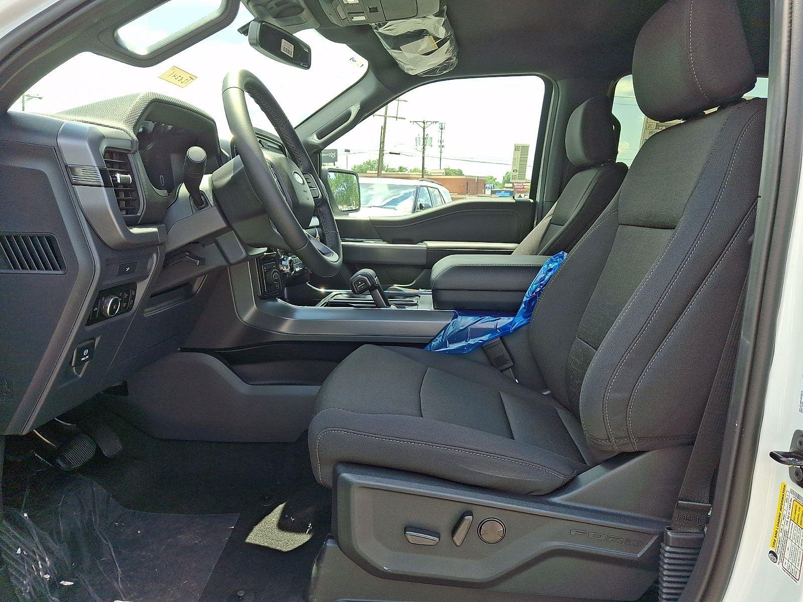 New 2026 Oxford White Ford XLT image 6