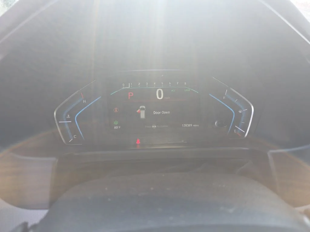 Used 2019 Lunar Silver Metallic Honda Touring image 16