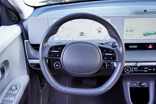 Used 2024 Black Hyundai SEL image 18