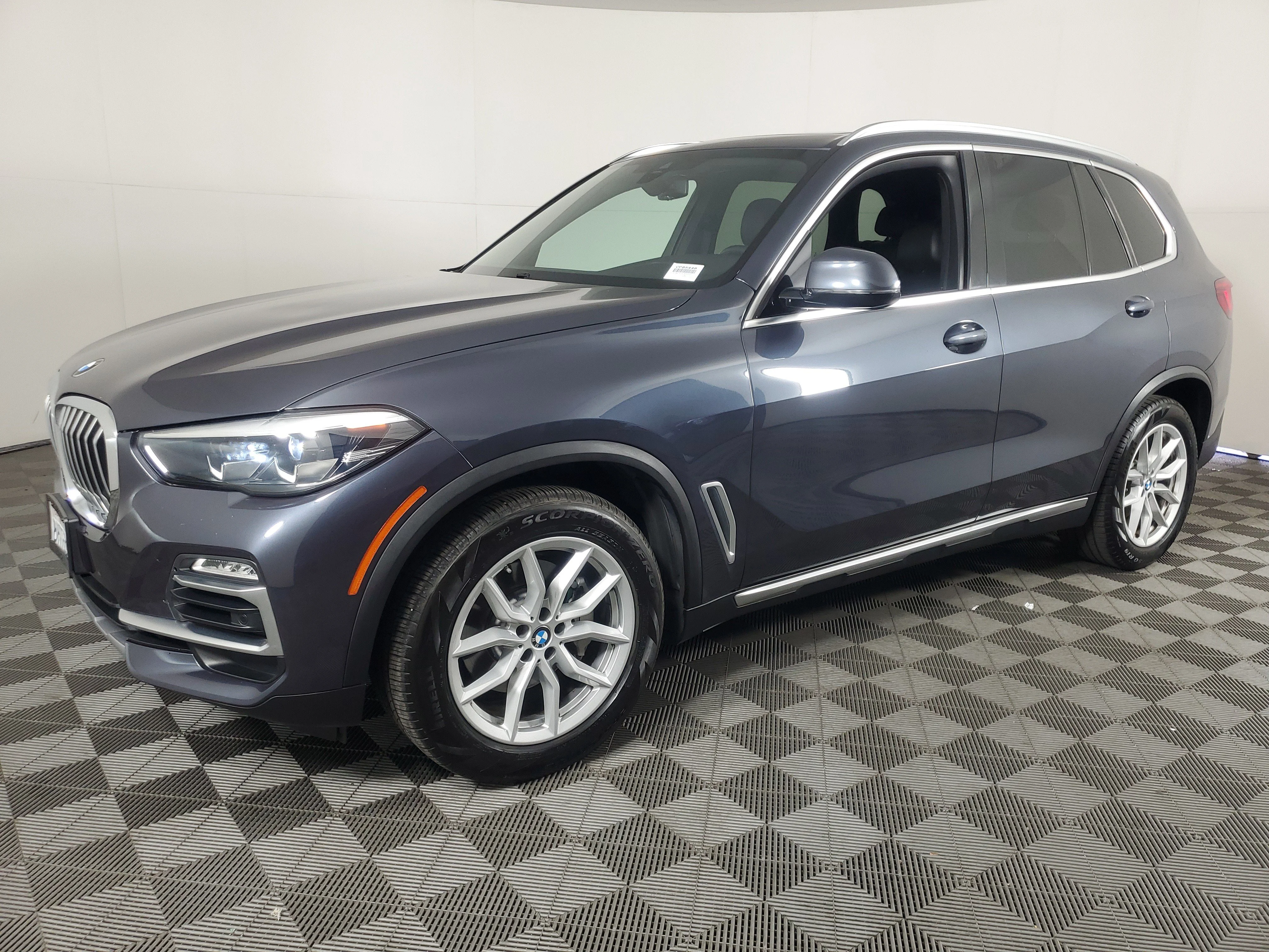 Used 2019 Arctic Gray Metallic BMW xDrive40i image 8