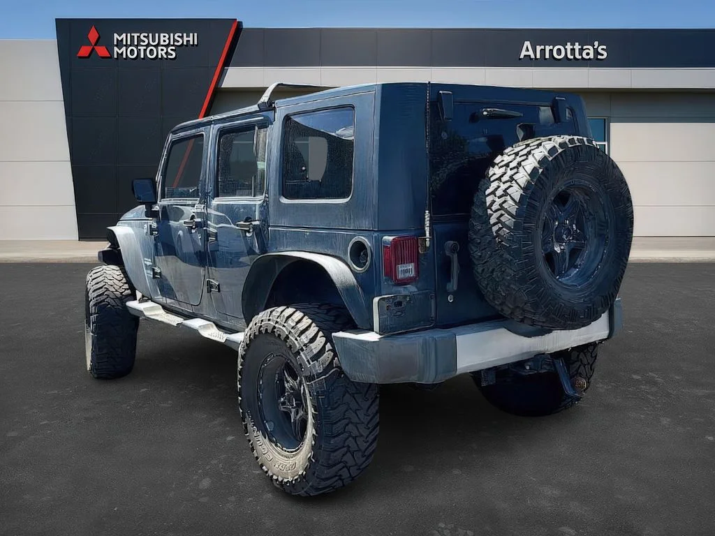 Used 2008 Black Jeep Unlimited Sahara image 6
