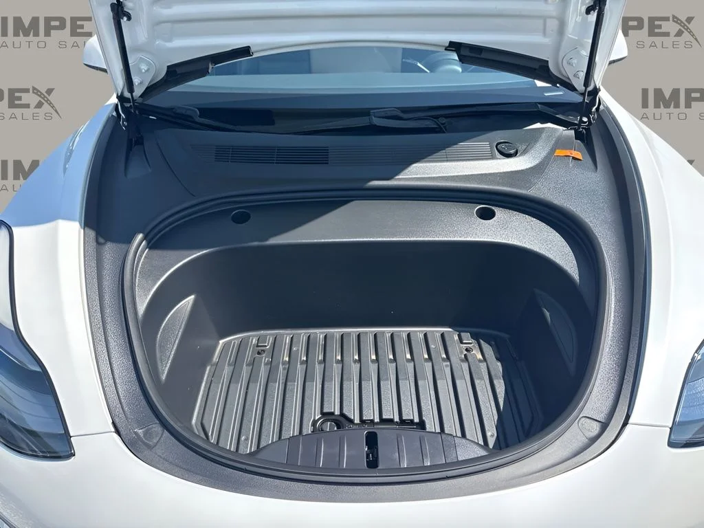 Used 2021  Tesla Standard Range Plus image 22
