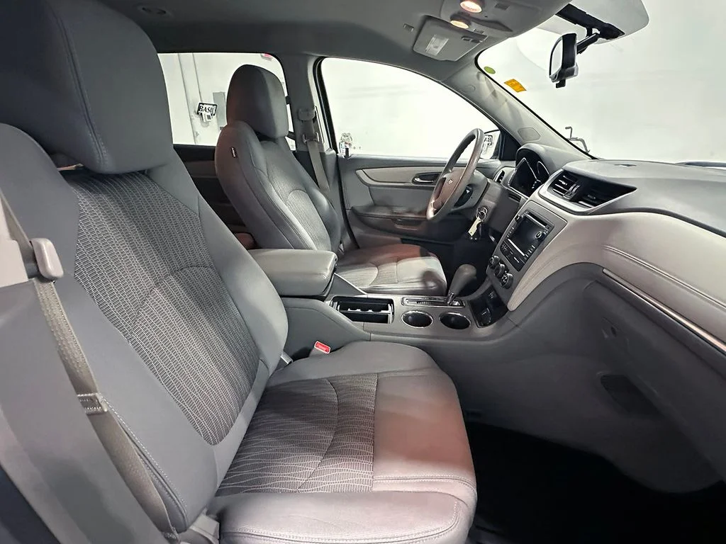 Used 2017 White Chevrolet LS image 26