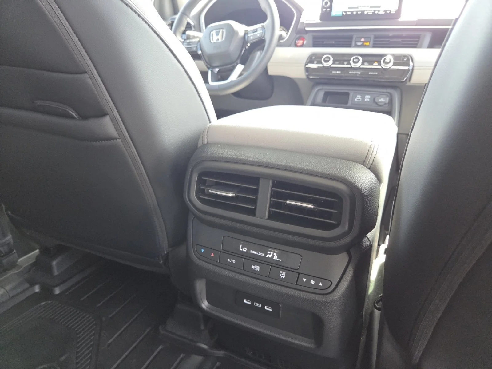 Used 2025 Platinum White Pearl Honda Touring AWD image 25