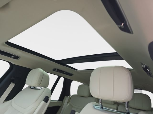 New 2026 Ostuni Pearl White LAND ROVER SE image 20