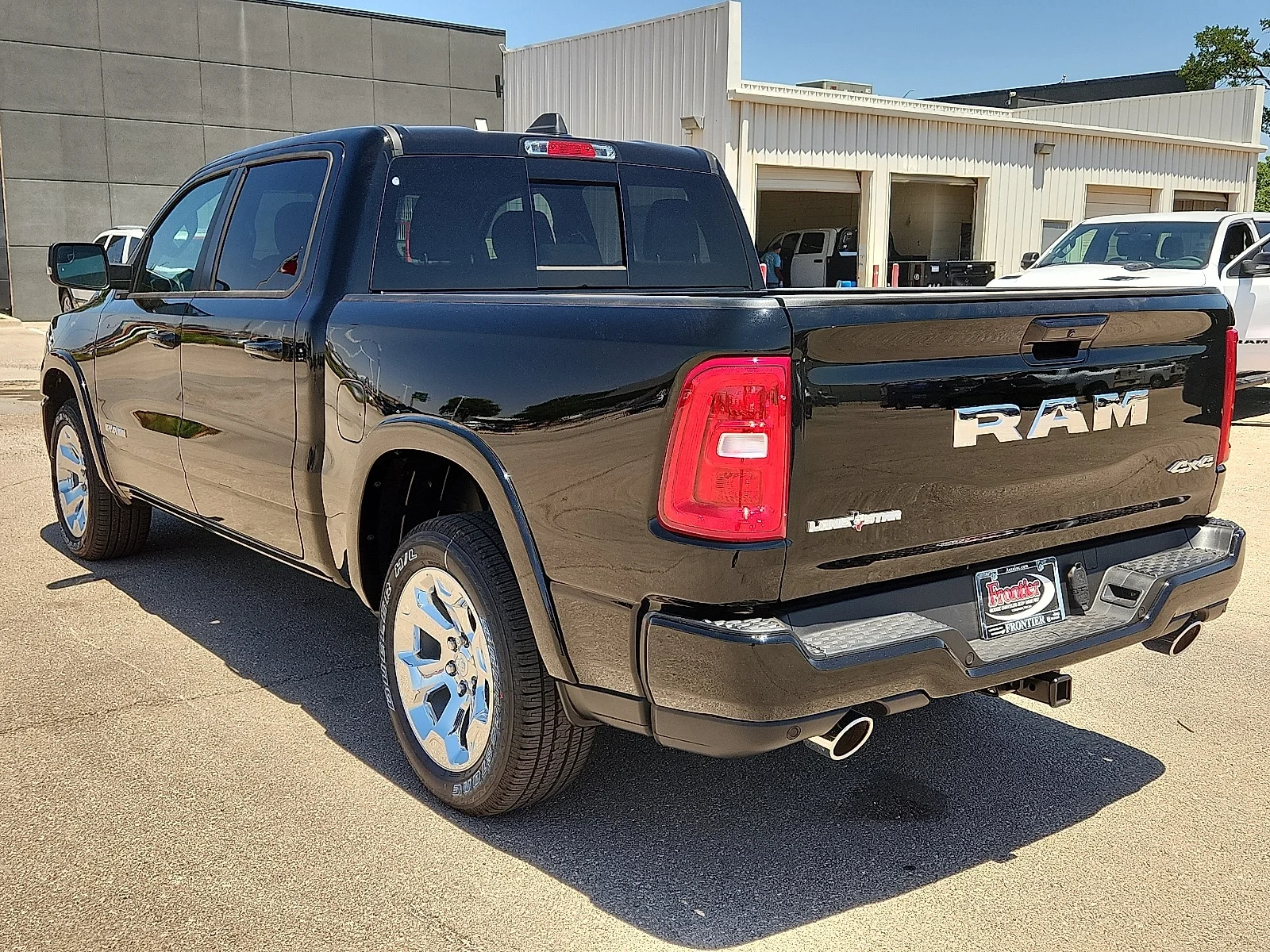 New 2026 Diamond Black Crystal Pearl-Coat  Paint Ram LONE STAR CREW CAB 4X4 5