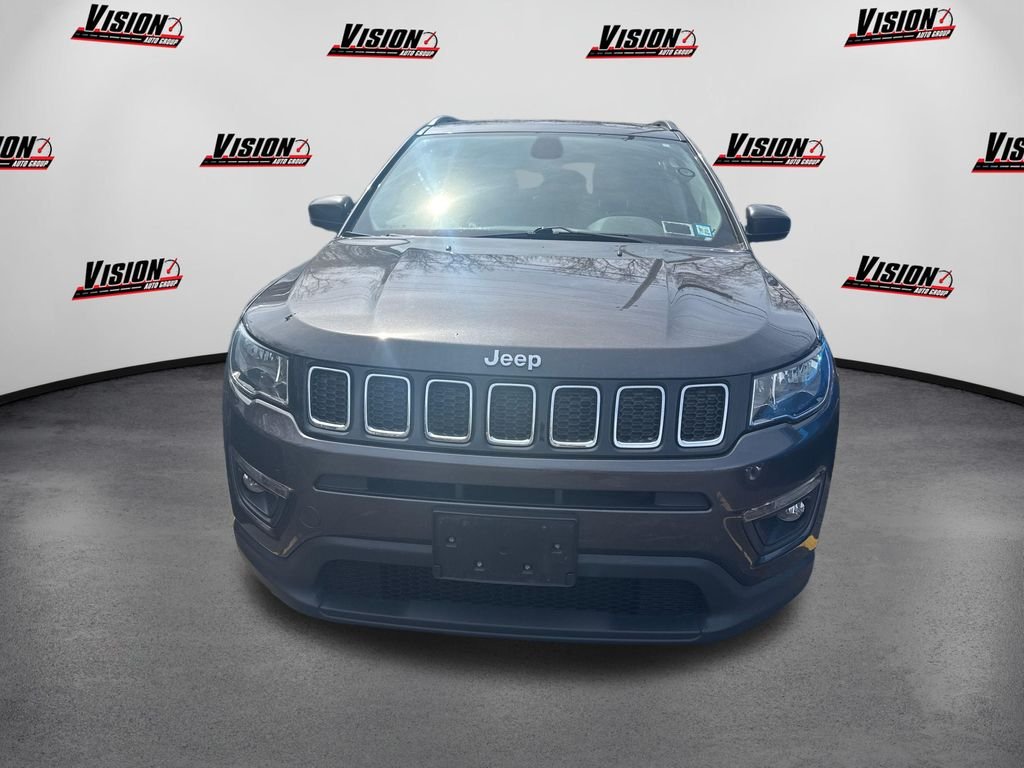 Used 2019 Gray Jeep Latitude image 27