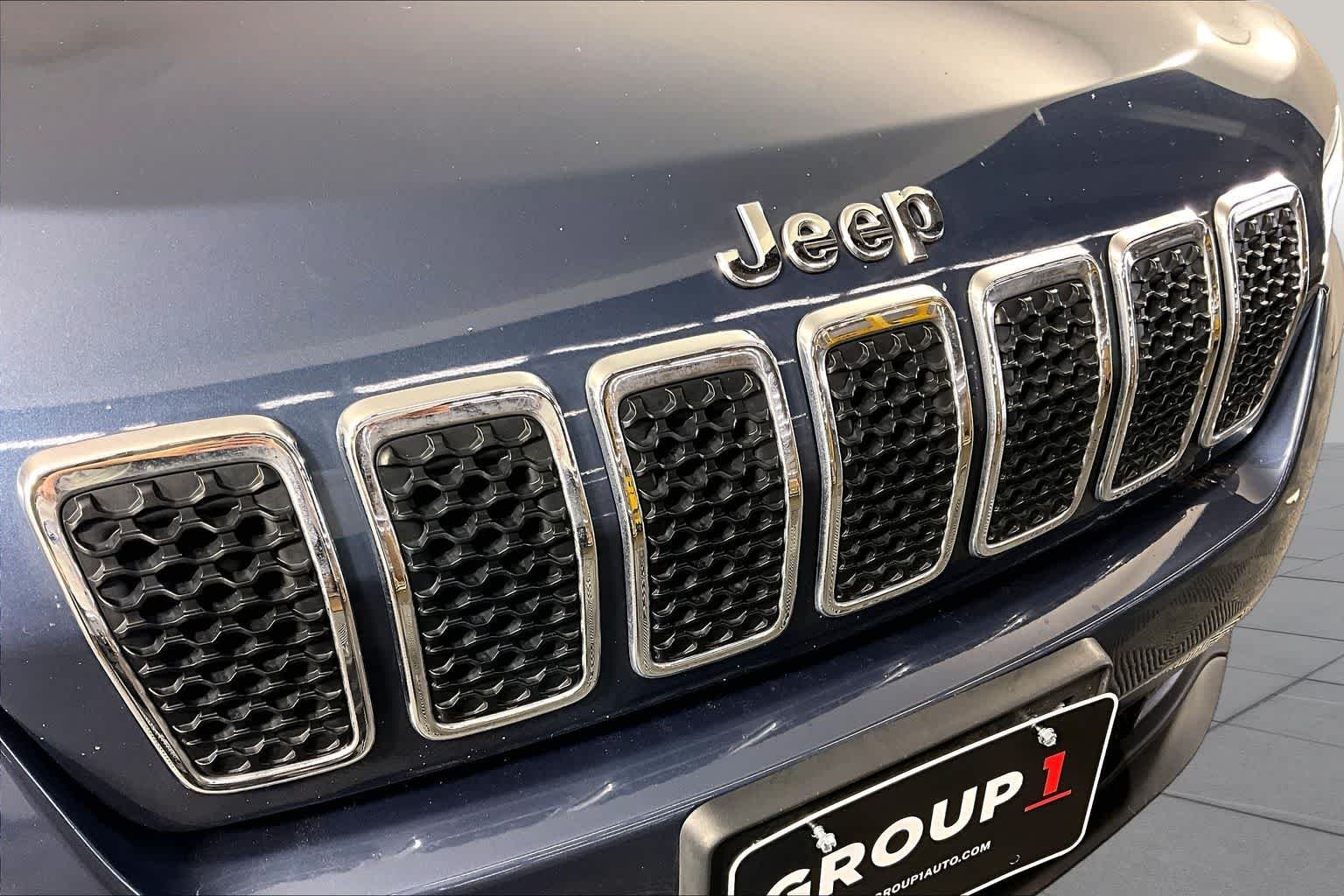 Used 2020 Slate Blue Pearlcoat Jeep Latitude Plus image 40