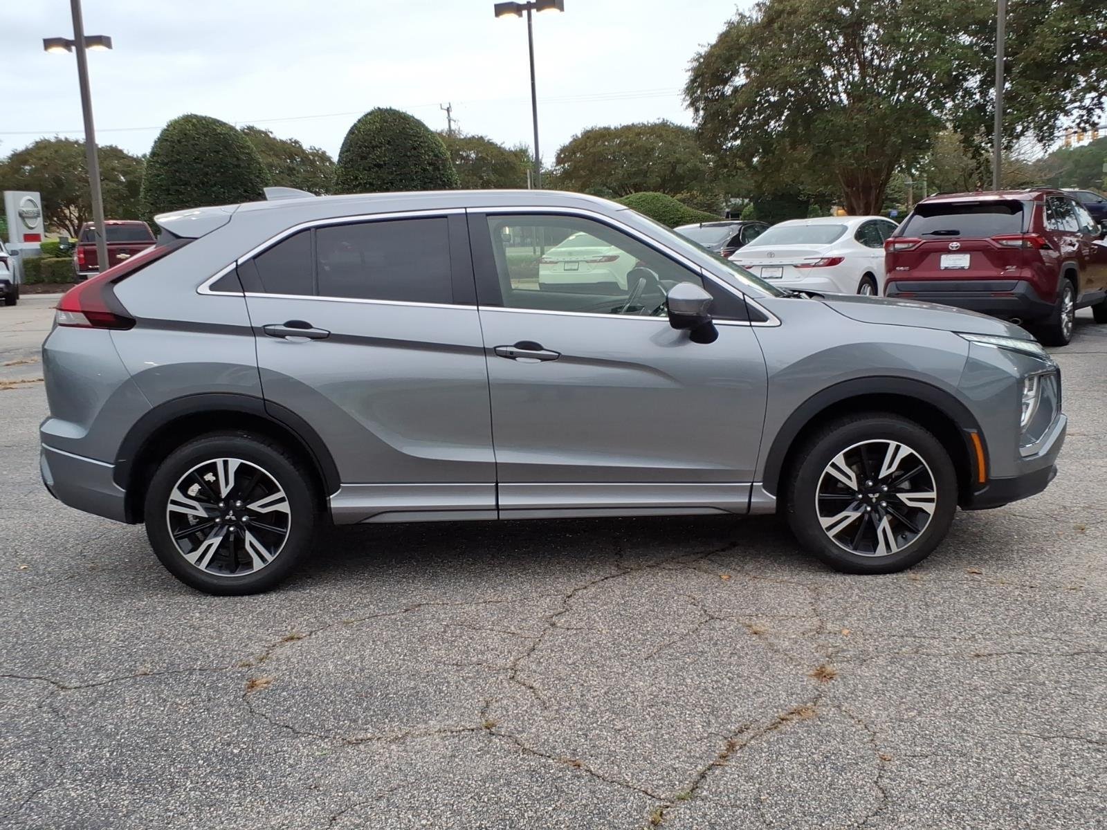 Used 2024  MITSUBISHI  image 6