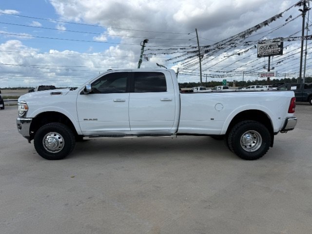 Used 2020 Bright White Clearcoat Ram Laramie image 2