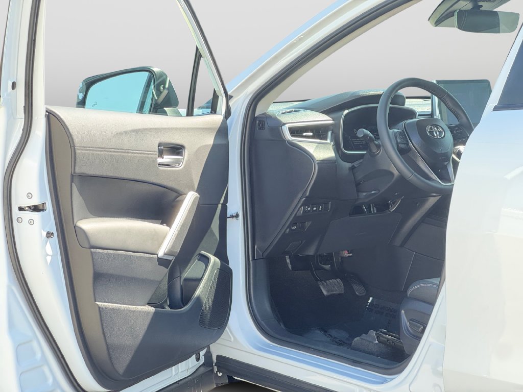 Used 2026 Pearl Toyota XLE image 8