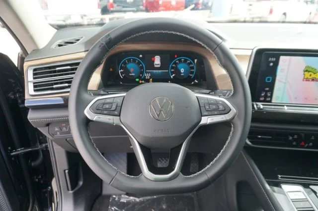 New 2026 Deep Black Pearl Volkswagen 2.0T SE w/Technology image 26