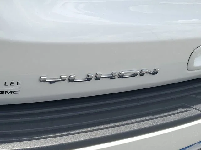 Used 2025 White Frost Tricoat GMC Denali Ultimate image 29