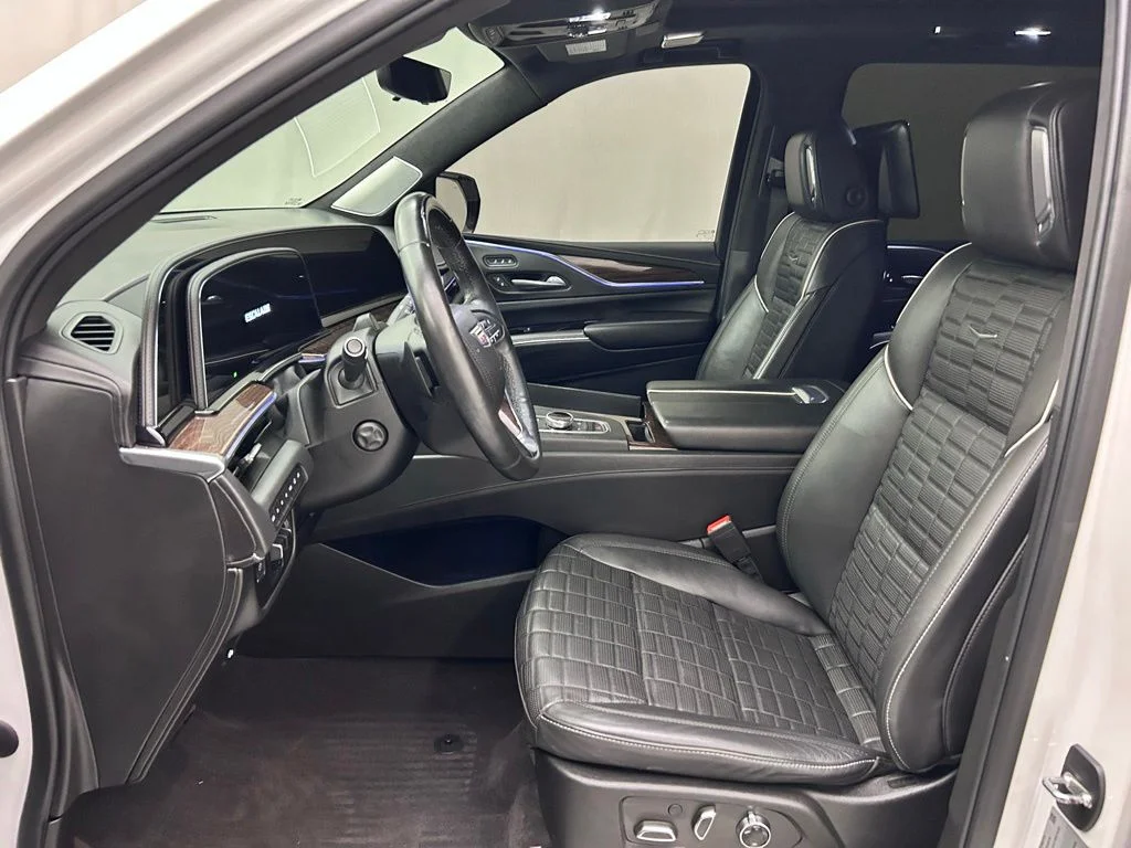Used 2022 White Cadillac Sport Platinum image 13
