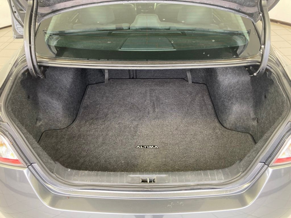 Used 2015 Silver Nissan 2.5 SL image 24