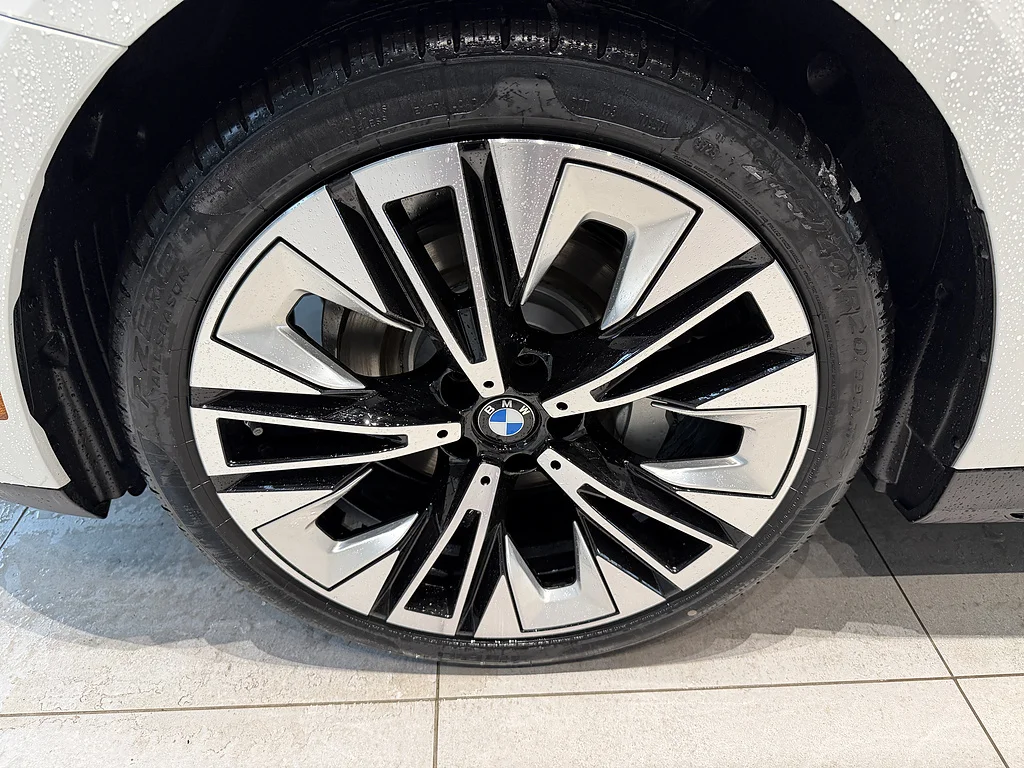 New 2026 Alpine White BMW xDrive image 8
