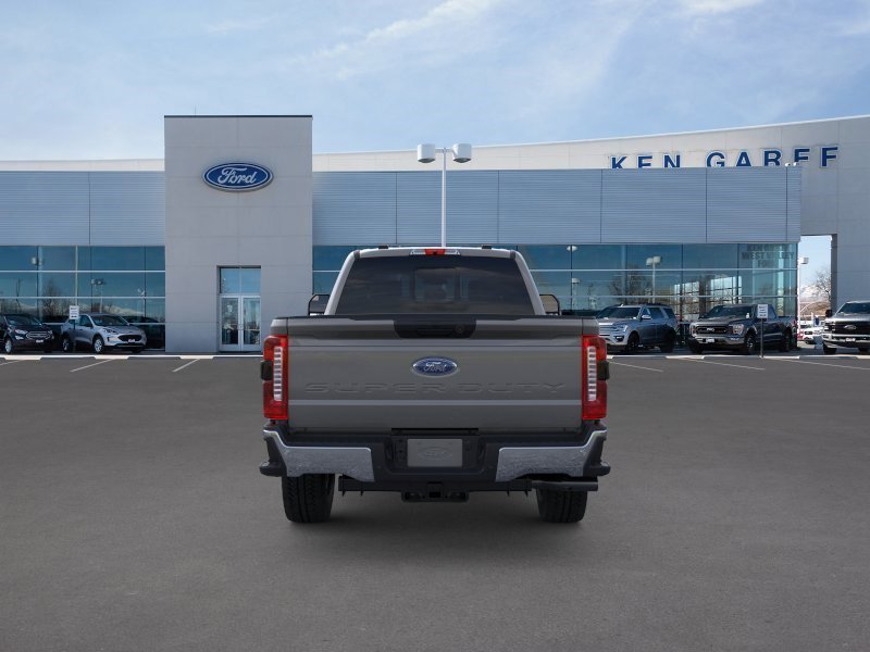 New 2026 Carbonized Gray Metallic Ford XLT image 5