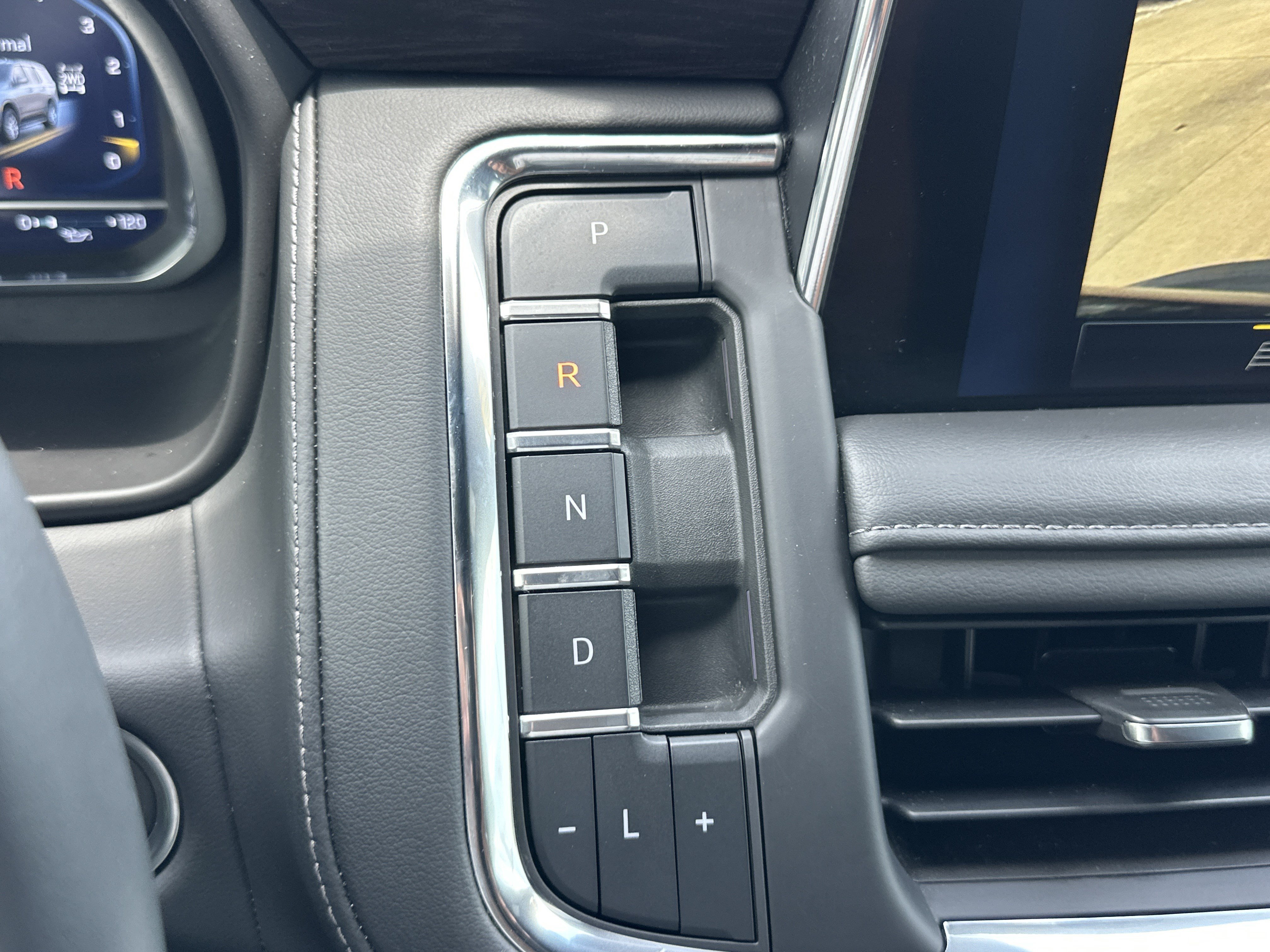 2023 Chevrolet Tahoe Z71 - Photo 32
