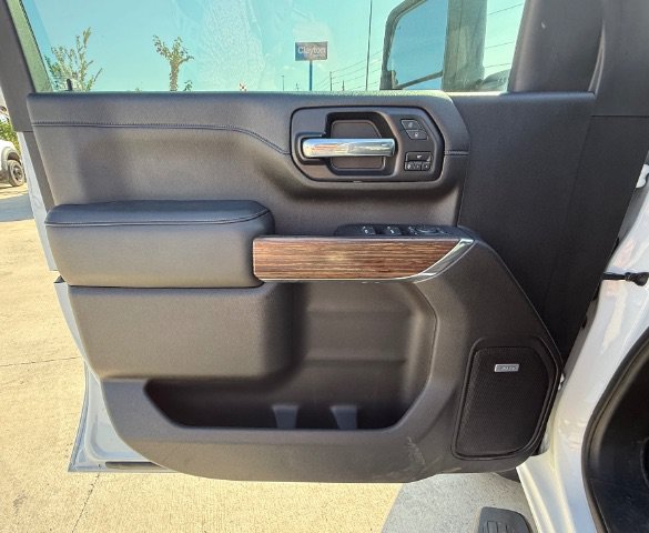 Used 2022 Summit White Chevrolet High Country image 20
