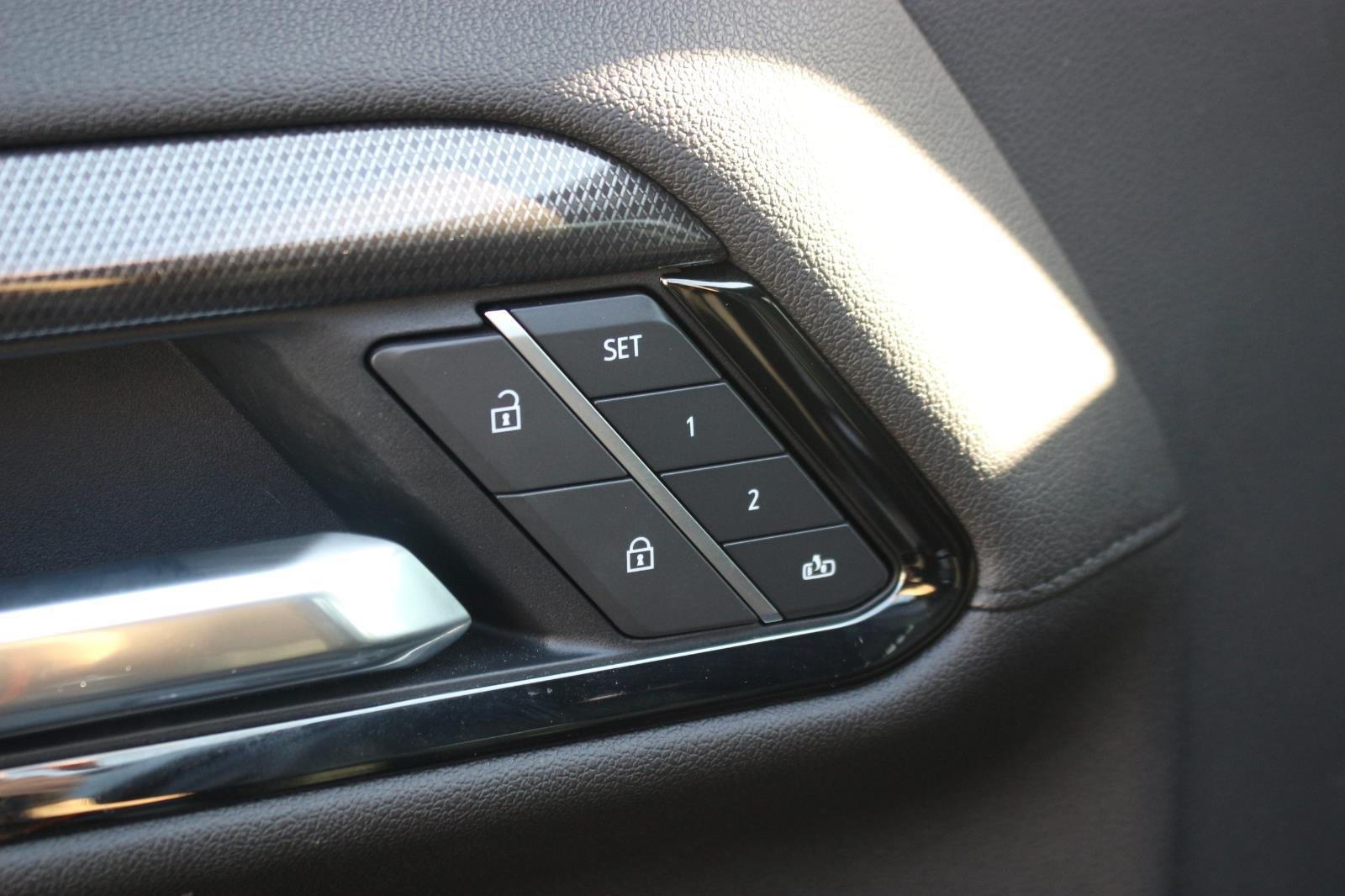 Used 2025 Onyx Black GMC AT4 image 15