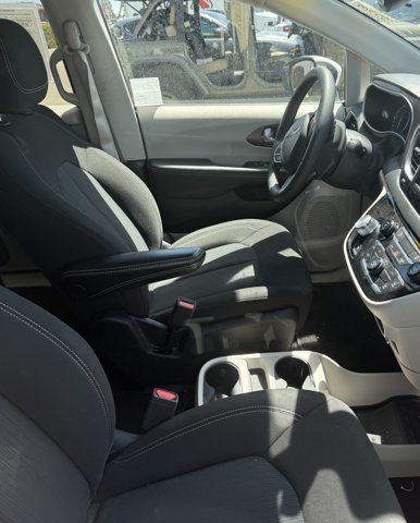 Used 2023 Bright White Clearcoat Chrysler LX image 5
