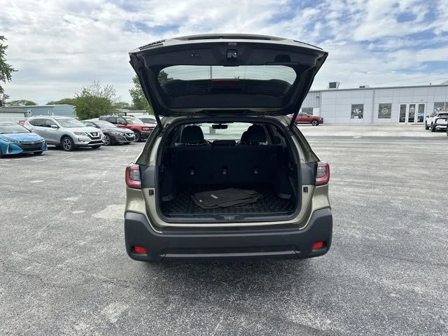 Used 2025 Green Subaru Onyx Edition image 22