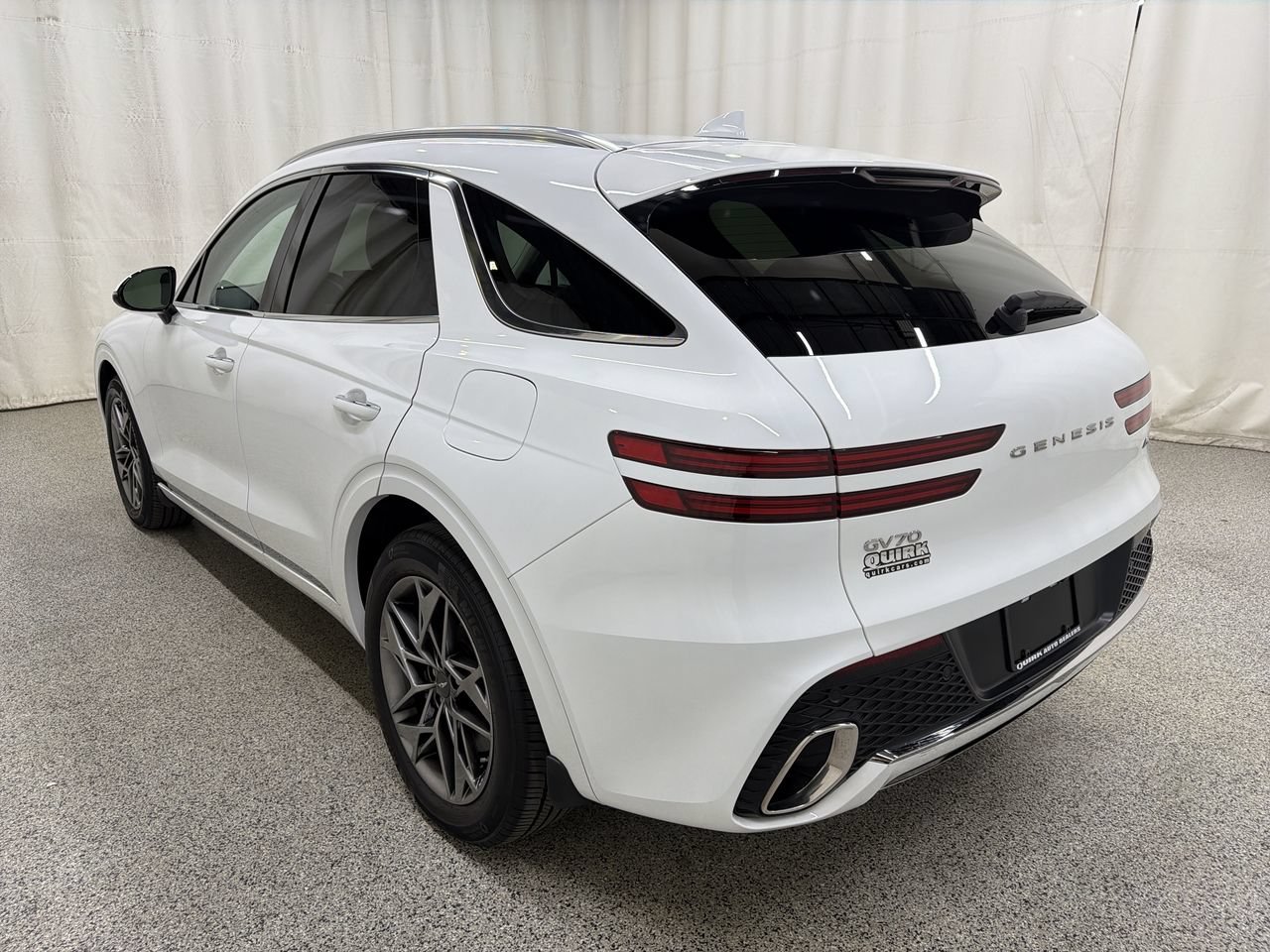 2024 GENESIS GV70 Standard - Photo 9