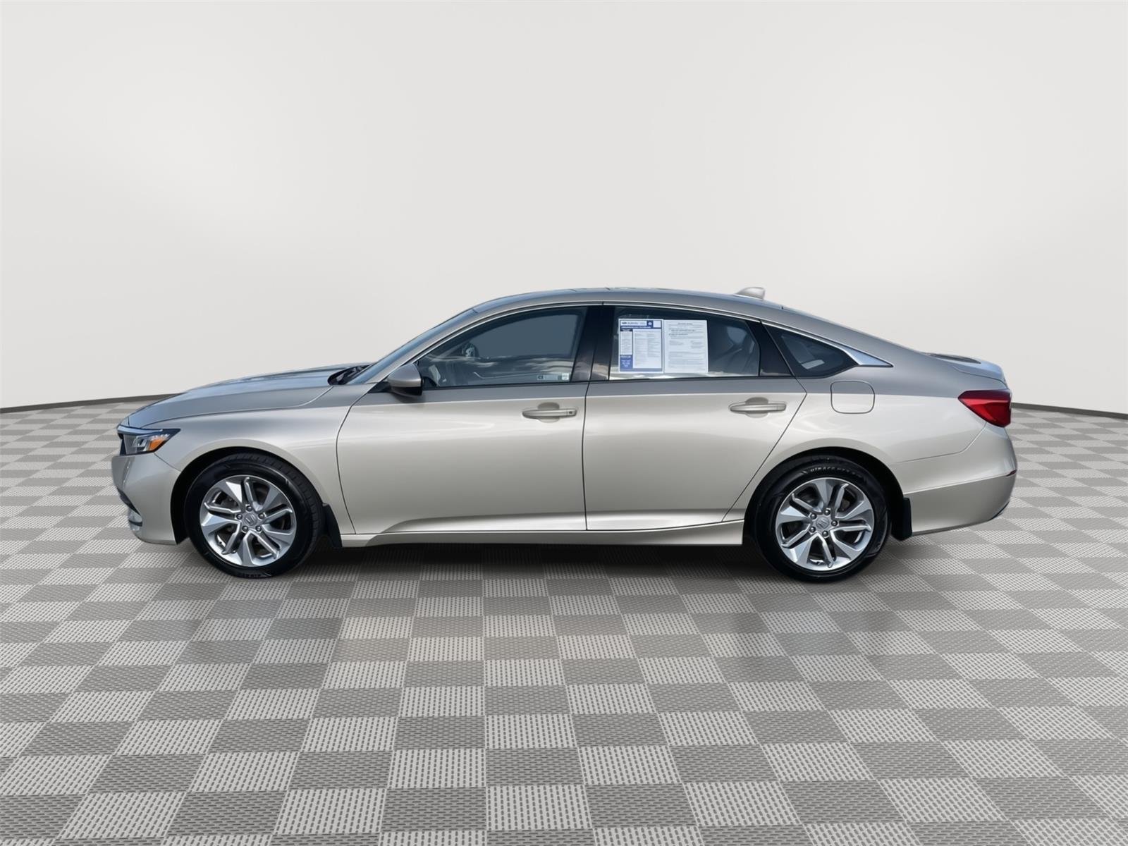 Used 2019 Champagne Frost Pearl Honda LX 1.5T image 5