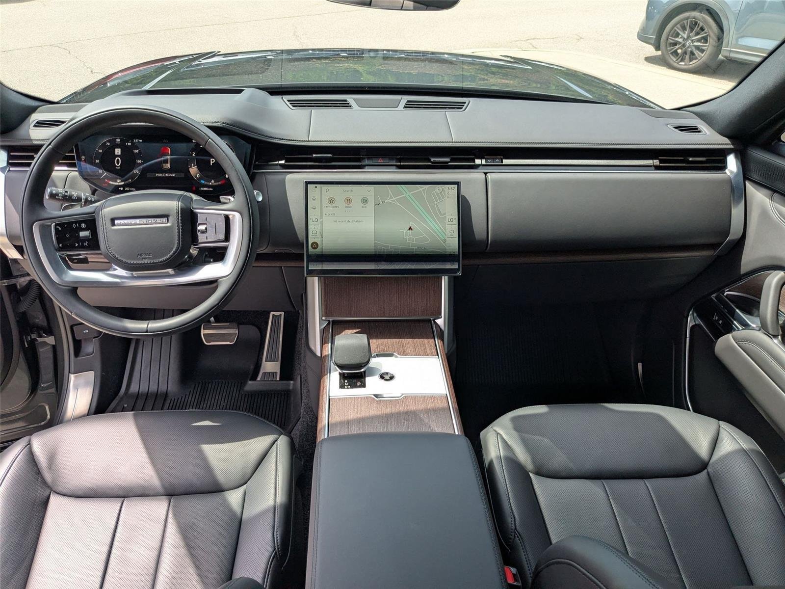 Used 2025 Carpathian Grey Premium Metallic Land Rover SE image 29
