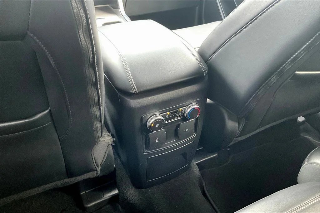Used 2022 Blue Metallic Ford XLT image 12