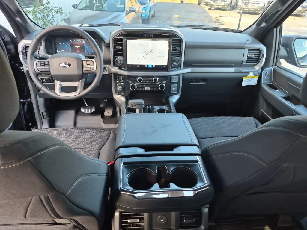2025 Ford F-150 XLT - Photo 18