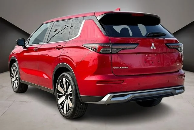 New 2026 Red Mitsubishi SE 1.5T 2WD image 3