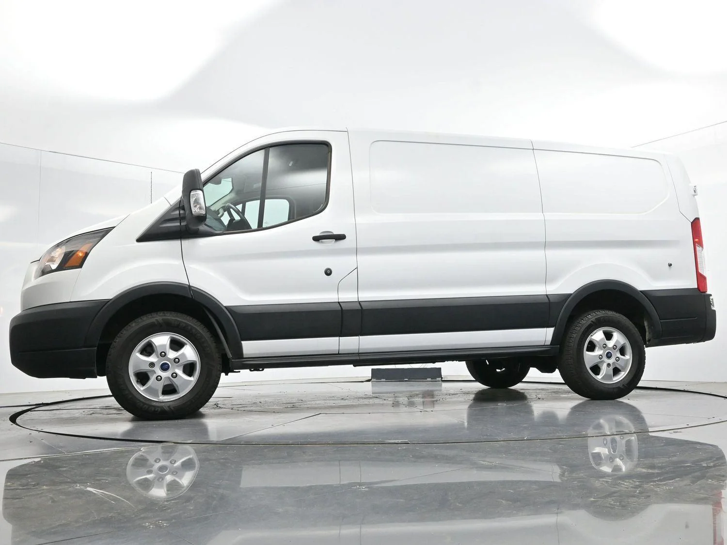 Used 2019  Ford 250 image 46
