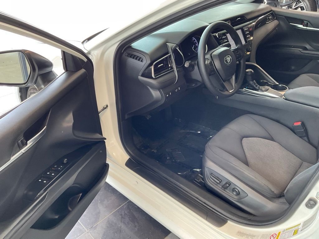 Used 2019 White Toyota LE image 9