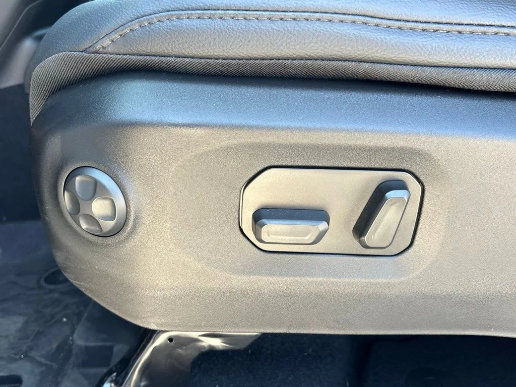 2025 Jeep Wrangler 4-Door Sahara - Photo 16