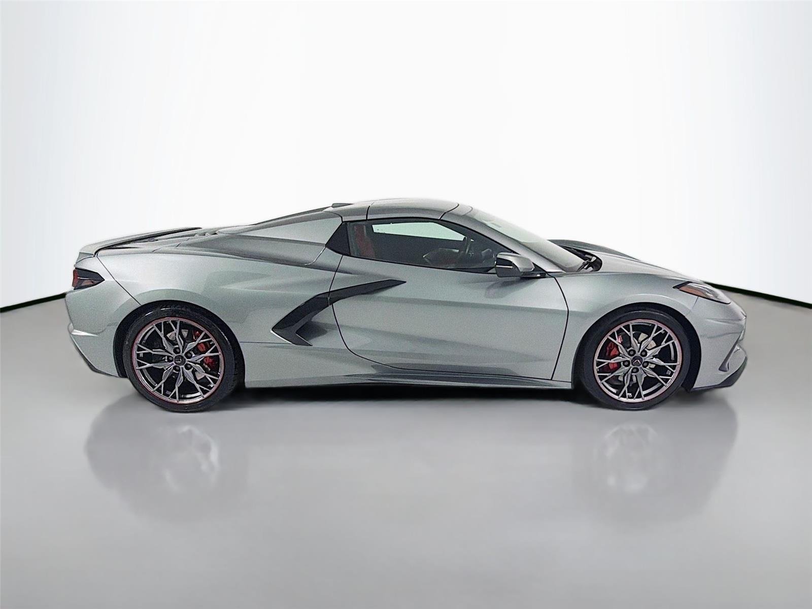 Used 2024 Hypersonic Gray Metallic Chevrolet 2LT image 26