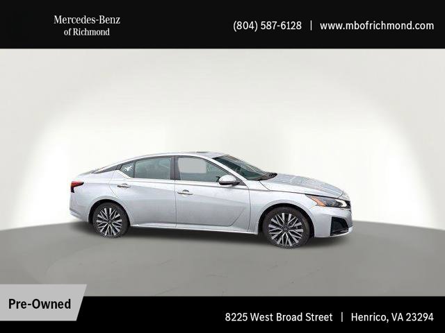 Used 2023 Silver Nissan 2.5 SV image 2
