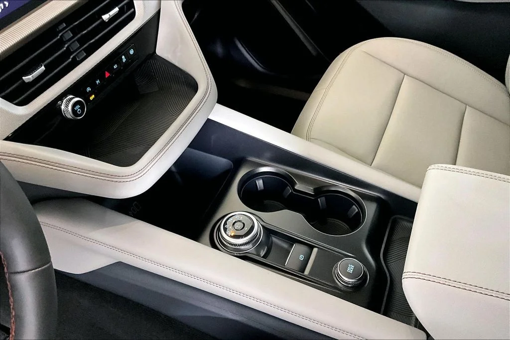 New 2027 Vapor Blue Metallic Ford Active image 8